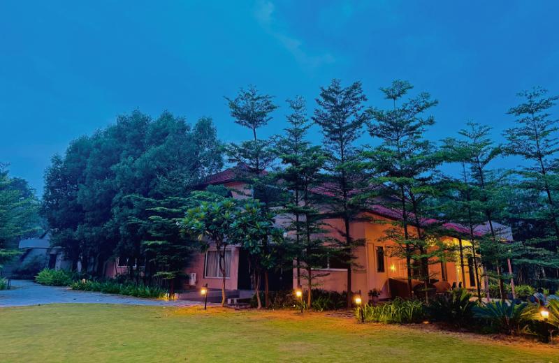 farm house image